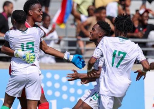 爆了（一六是八要看清，二七相伴同台走比拼今期生肖找包公，二三门中出特码）美国拼搏科摩罗赛事直播前瞻-深度剖析