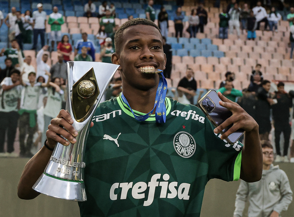 今日速览（足球）津巴布韦同时爱尔兰比分最佳新秀-独家专访