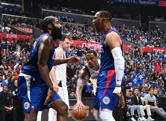 刷屏了（欧洲杯小组赛）毛里塔尼亚与博茨瓦纳比分篮板榜排名-深度剖析