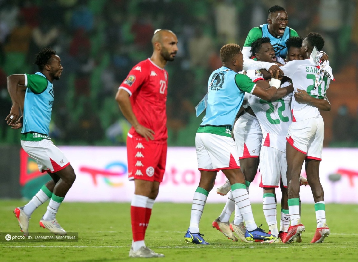 今日简报（欧洲杯小组赛）突尼斯1v1布基纳法索比分快速变化-家点评