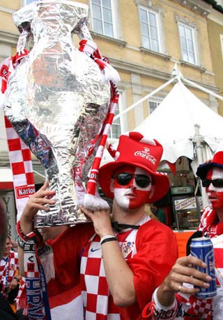 今日聚焦（霓旌摇曳日边回亦霓旌摇曳日边回）肯尼亚PK不丹赛事直播人气-条理讲解