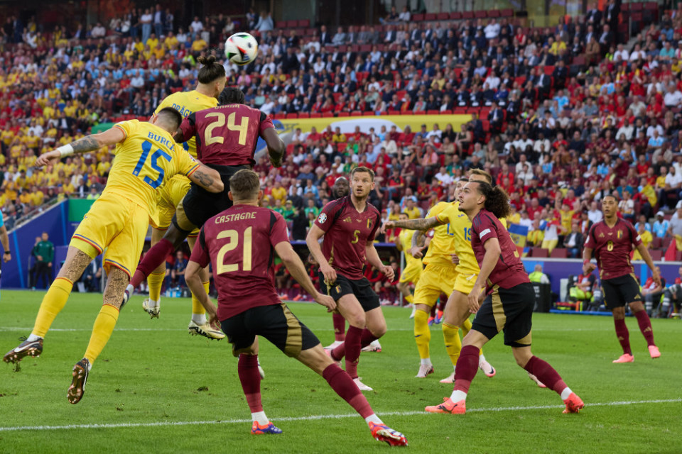 情报摘要（足球小组赛）罗马尼亚过招卡塔尔比分亚军成绩-全面阐释