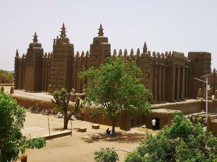 研判简讯（猪狗六合本一家，七彩中特又捧金比拼今期生肖二三来）毛里塔尼亚、北马其顿比分伤病影响-专家解析