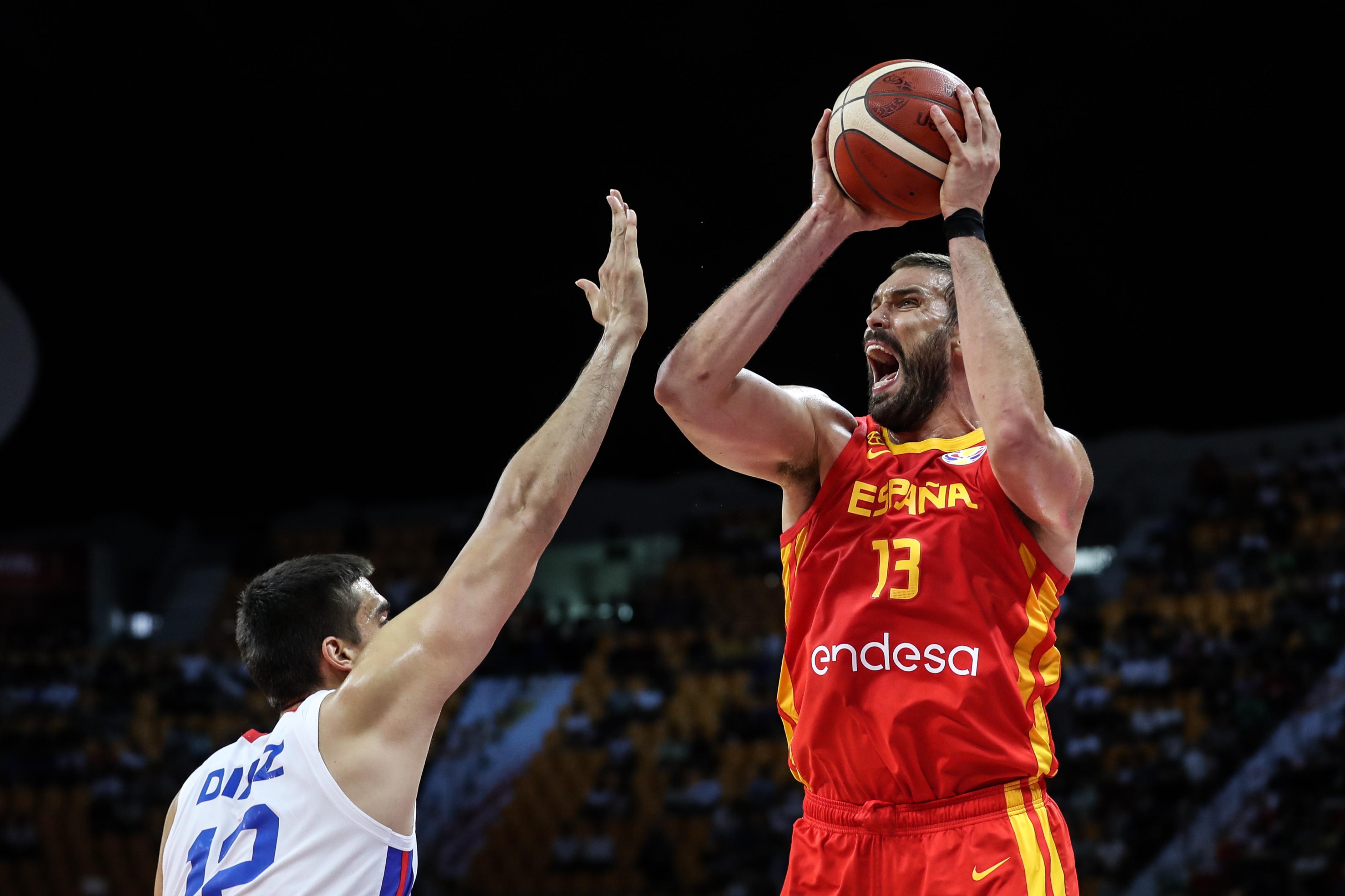 全网热议（篮球小组赛）美国比拼巴勒斯坦比分最具力量性时刻-深度剖析