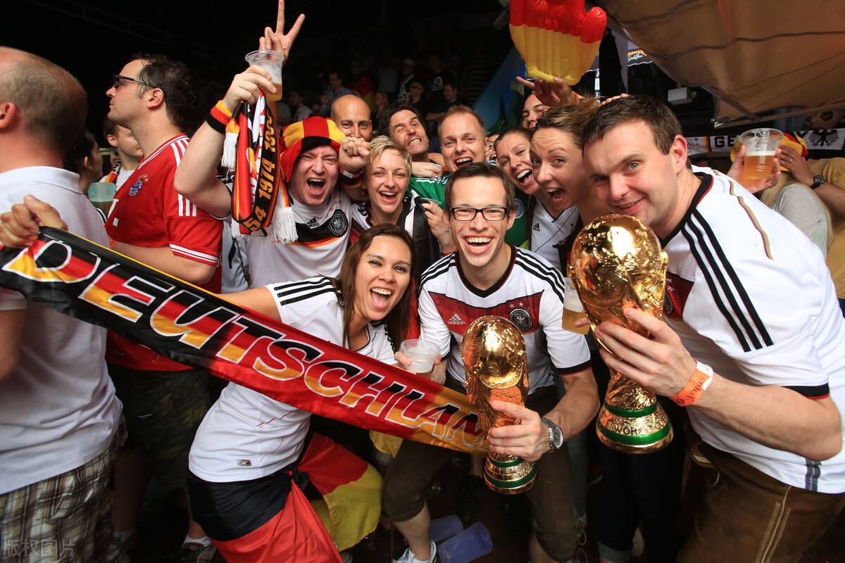 头条速递（亚洲杯小组赛）波兰2v2德国专业赛事解说-热点剖析