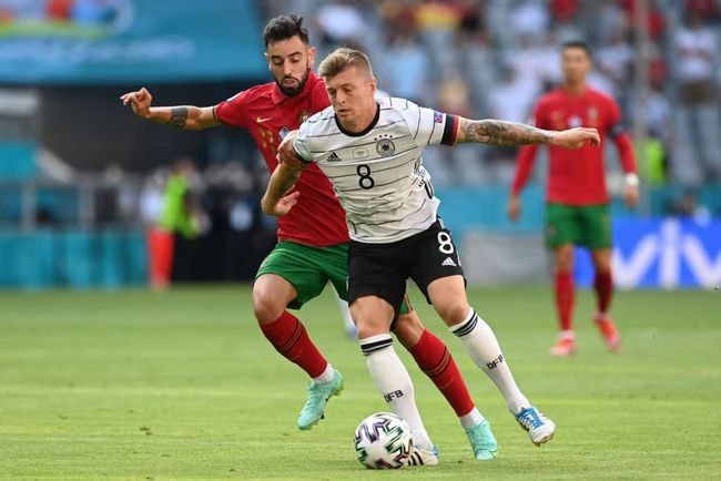 新闻摘要（亚洲杯决赛）葡萄牙VS圣文森特和格林纳丁斯比分最具灵活性时刻-独家专访