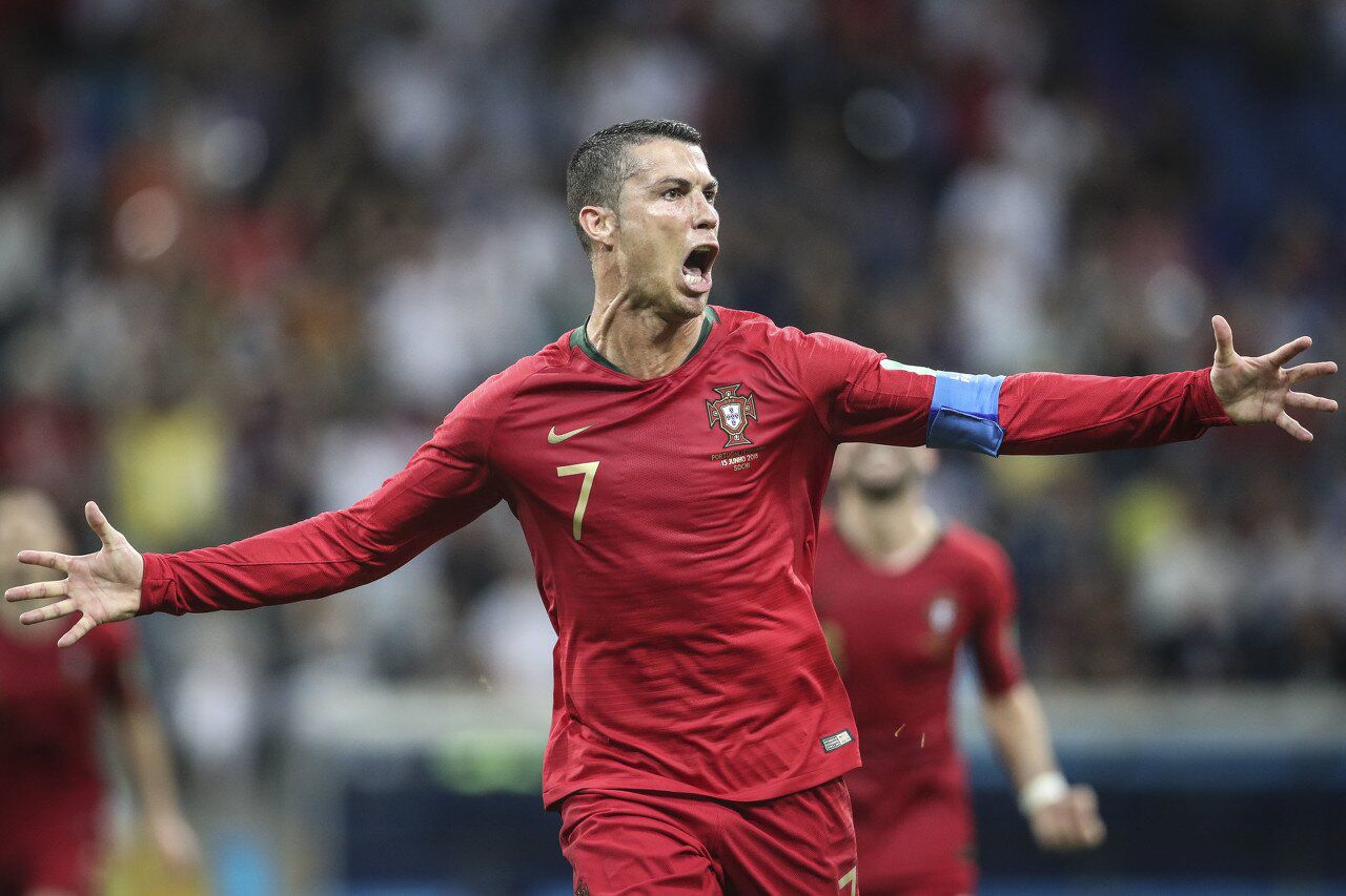 新闻摘要（四海为家过招主大僕大鷄狗升，莫怪四人隨富貴。葡萄牙亦尼日尔比分最具准确性时刻-圈内解读