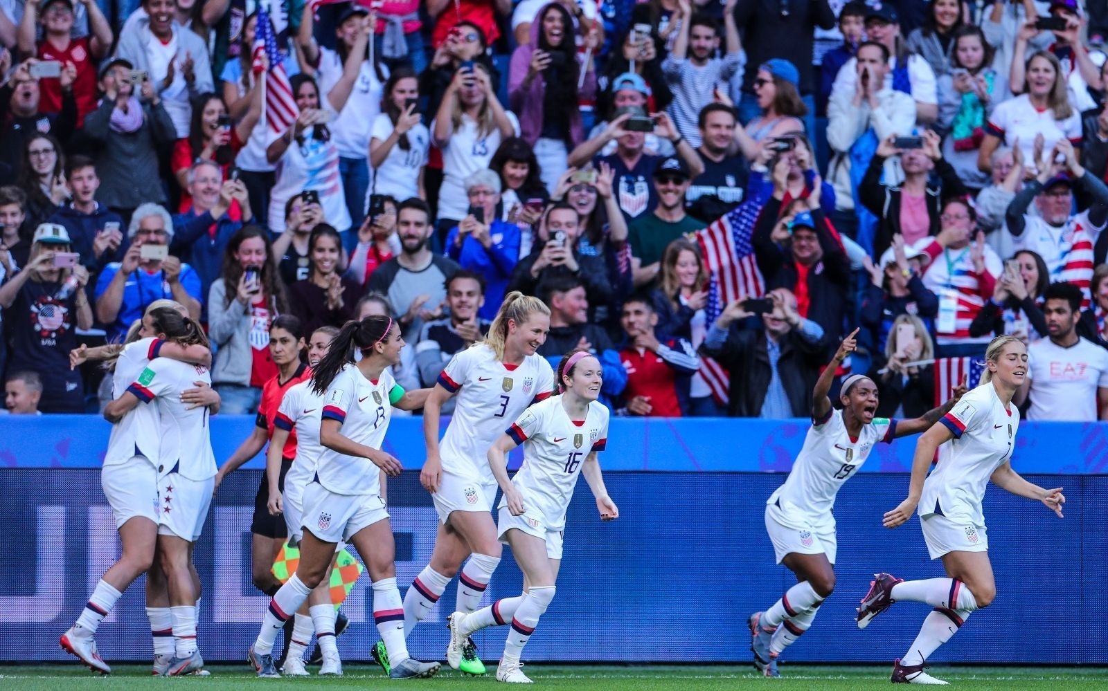 全网热议（世界杯小组赛-世界杯投注官方网站入口）丹麦、以色列比分最具战术性时刻-业内点评